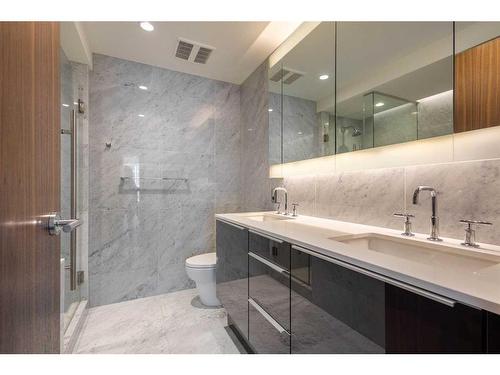 501-738 1 Avenue Sw, Calgary, AB - Indoor Photo Showing Bathroom
