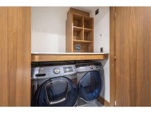 501-738 1 Avenue Sw, Calgary, AB - Indoor Photo Showing Laundry Room