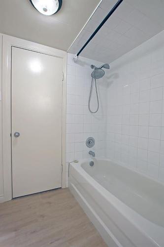 2003 62 Avenue Se, Calgary, AB - Indoor Photo Showing Bathroom