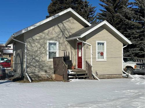 4906 51 Avenue, Olds, AB - Outdoor