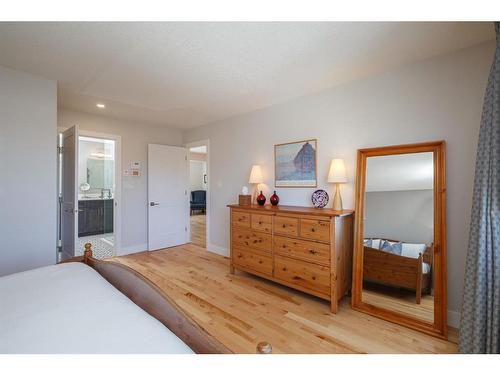 127 Lake Mead Green Se, Calgary, AB - Indoor Photo Showing Bedroom