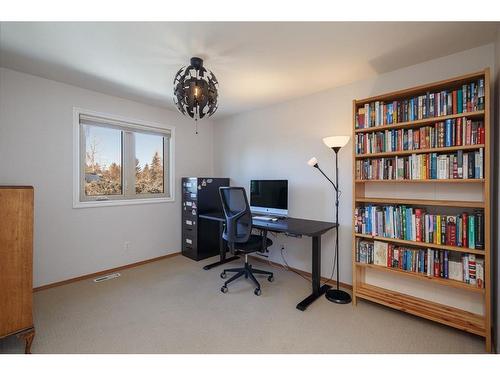 127 Lake Mead Green Se, Calgary, AB - Indoor Photo Showing Office