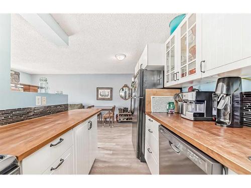 301-1626 14 Avenue Sw, Calgary, AB - Indoor Photo Showing Kitchen