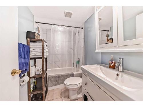 301-1626 14 Avenue Sw, Calgary, AB - Indoor Photo Showing Bathroom