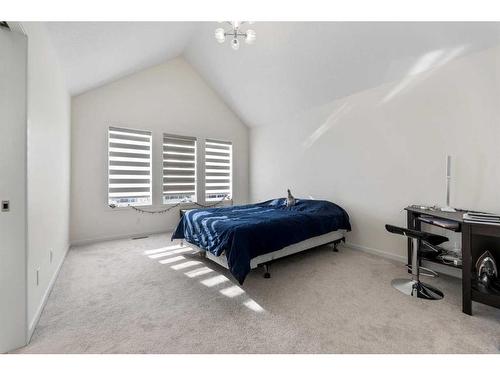 552 South Point Place Sw, Airdrie, AB - Indoor Photo Showing Bedroom