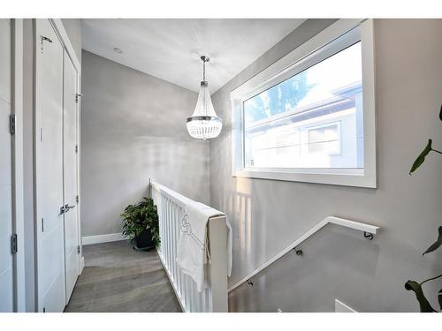 1025 2 Avenue Nw, Calgary, AB - Indoor Photo Showing Other Room