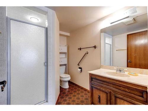 1211 Varsity Estates Drive Nw, Calgary, AB - Indoor Photo Showing Bathroom