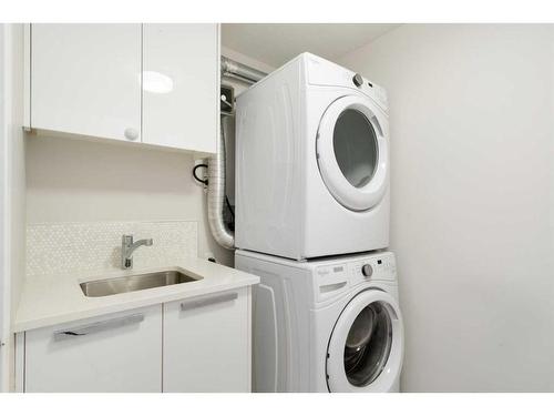 2101-1234 5 Avenue Nw, Calgary, AB - Indoor Photo Showing Laundry Room