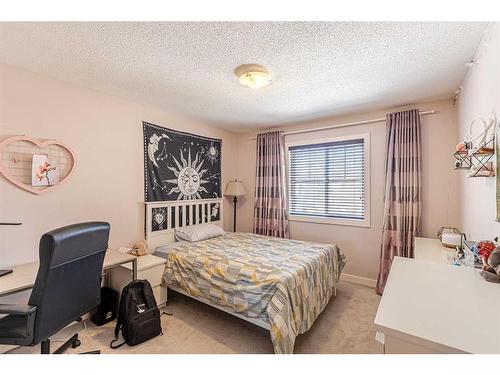 344 Windermere Drive, Chestermere, AB - Indoor Photo Showing Bedroom