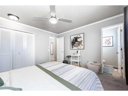 221006 Range Road 212, Rural Wheatland County, AB - Indoor Photo Showing Bedroom