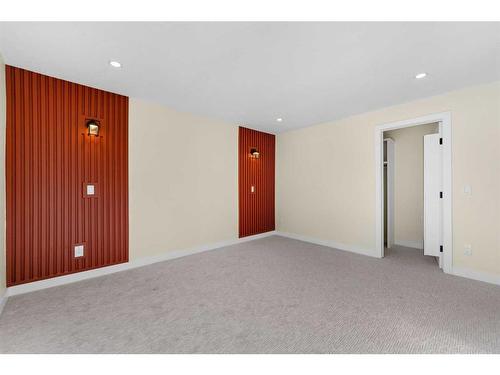 351 94 Avenue Se, Calgary, AB - Indoor Photo Showing Other Room