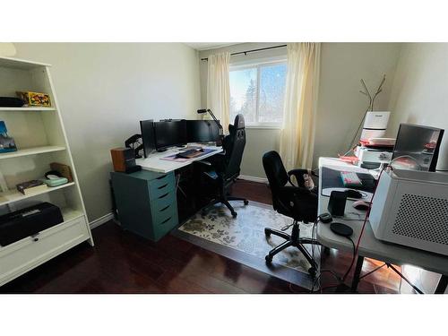 8-5425 Pensacola Crescent Se, Calgary, AB - Indoor Photo Showing Office