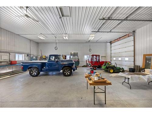 38139 Range Road 265, Rural Red Deer County, AB - Indoor Photo Showing Garage