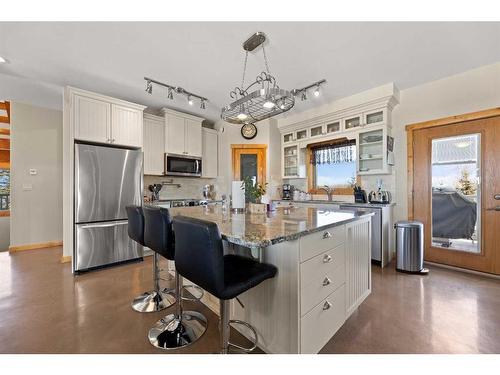 38139 Range Road 265, Rural Red Deer County, AB - Indoor Photo Showing Kitchen With Upgraded Kitchen