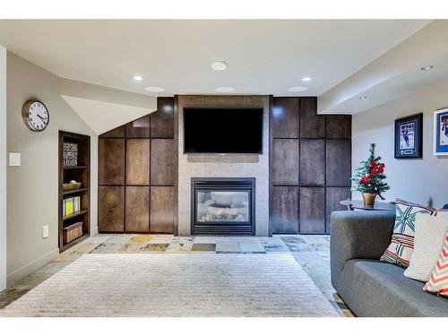 332 39 Avenue Sw, Calgary, AB - Indoor With Fireplace