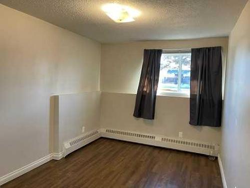 108-6108 53 Street, Olds, AB - Indoor Photo Showing Other Room