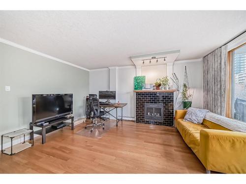 304-1225 15 Avenue Sw, Calgary, AB - Indoor Photo Showing Living Room