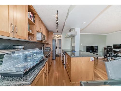 304-1225 15 Avenue Sw, Calgary, AB - Indoor Photo Showing Kitchen