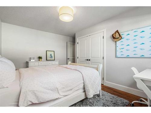 10608 Willowind Place Se, Calgary, AB - Indoor Photo Showing Bedroom