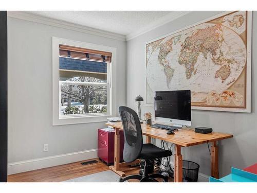10608 Willowind Place Se, Calgary, AB - Indoor Photo Showing Office