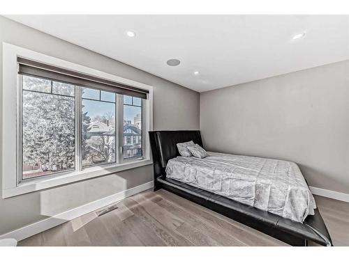 1808 8 Street Sw, Calgary, AB - Indoor Photo Showing Bedroom