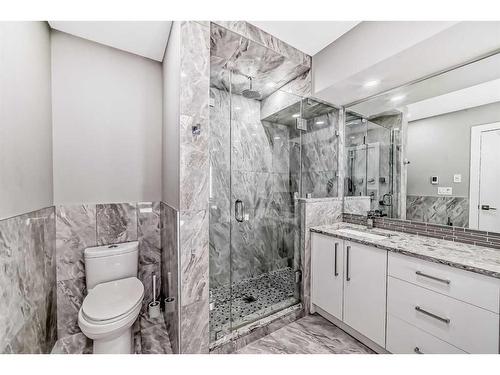 1808 8 Street Sw, Calgary, AB - Indoor Photo Showing Bathroom