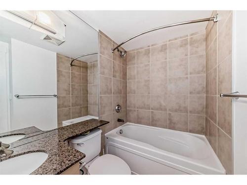 607-8880 Horton Road Sw, Calgary, AB - Indoor Photo Showing Bathroom