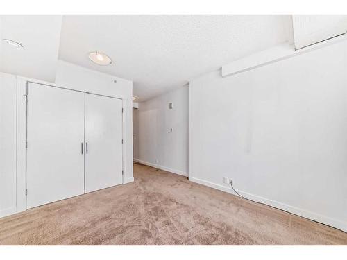 607-8880 Horton Road Sw, Calgary, AB - Indoor Photo Showing Other Room