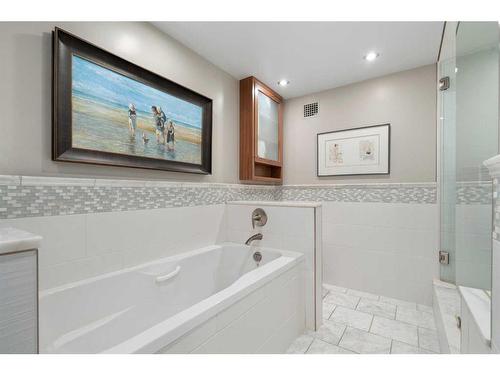 606,607-3316 Rideau Place Sw, Calgary, AB - Indoor Photo Showing Bathroom