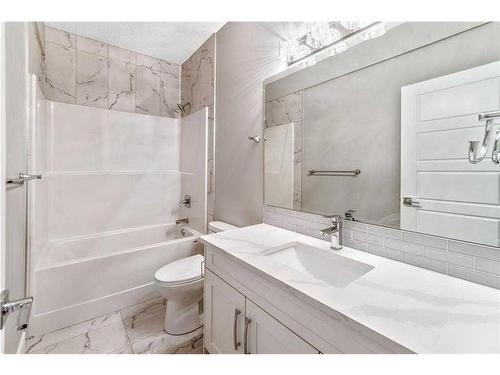 42 South Shore Road, Chestermere, AB - Indoor Photo Showing Bathroom