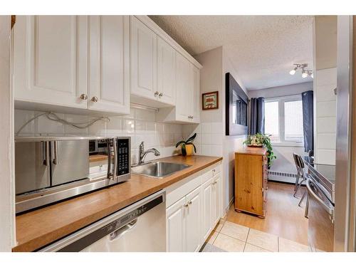 101-635 4 Avenue Ne, Calgary, AB - Indoor Photo Showing Kitchen