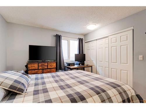 101-635 4 Avenue Ne, Calgary, AB - Indoor Photo Showing Bedroom