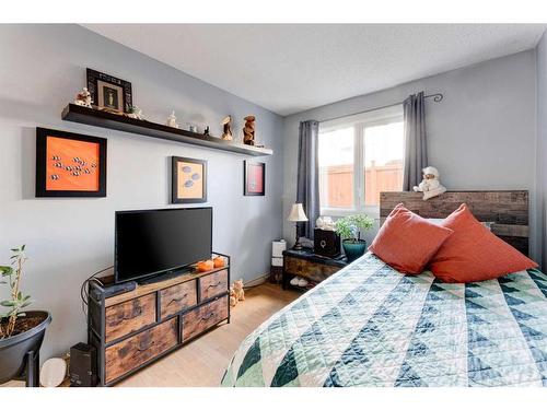 101-635 4 Avenue Ne, Calgary, AB - Indoor Photo Showing Bedroom