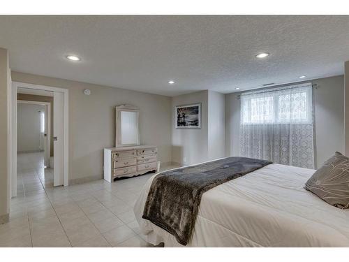 16159 265 Avenue West, Rural Foothills County, AB - Indoor Photo Showing Bedroom