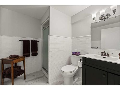 2014 20 Avenue, Didsbury, AB - Indoor Photo Showing Bathroom