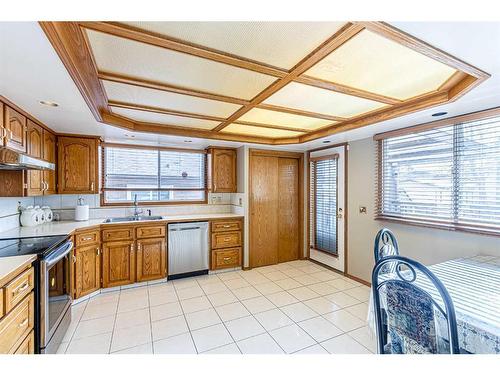388 Whiteridge Crescent Ne, Calgary, AB - Indoor Photo Showing Kitchen With Double Sink