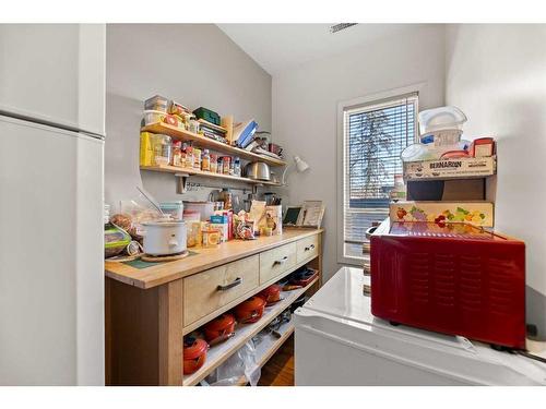 4902 51 Avenue, Olds, AB - Indoor Photo Showing Kitchen