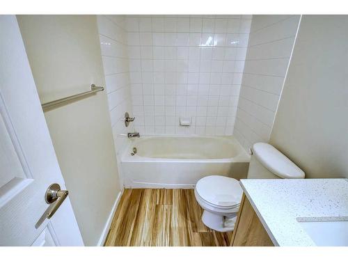 2312-1140 Taradale Drive Ne, Calgary, AB - Indoor Photo Showing Bathroom