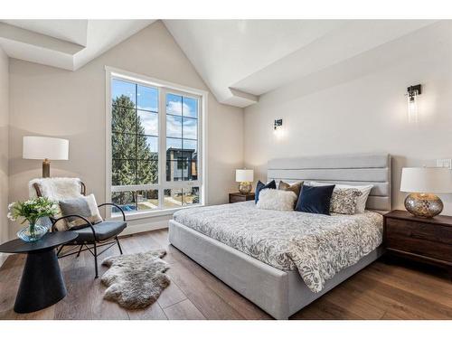 3017 27 Street Sw, Calgary, AB - Indoor Photo Showing Bedroom