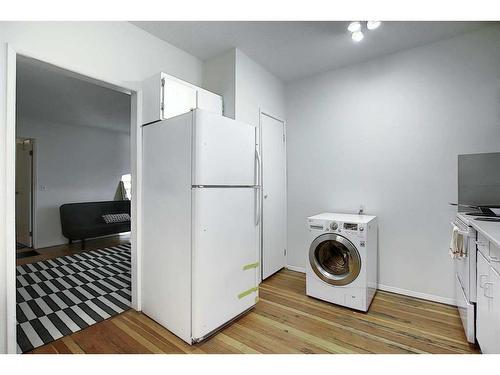 521 22 Avenue Sw, Calgary, AB - Indoor Photo Showing Laundry Room