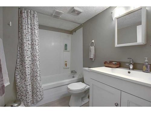 521 22 Avenue Sw, Calgary, AB - Indoor Photo Showing Bathroom