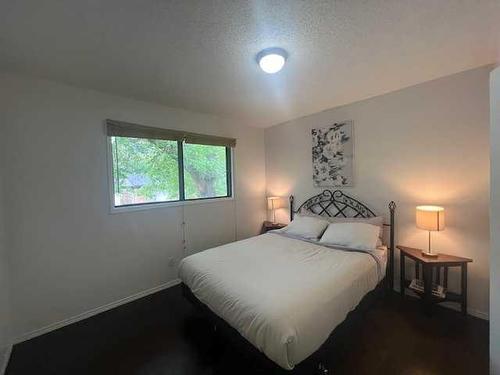 521 22 Avenue Sw, Calgary, AB - Indoor Photo Showing Bedroom