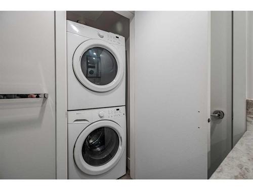 304-560 6 Avenue Se, Calgary, AB - Indoor Photo Showing Laundry Room