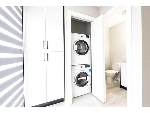 5401 54 Street Ne, Calgary, AB - Indoor Photo Showing Laundry Room