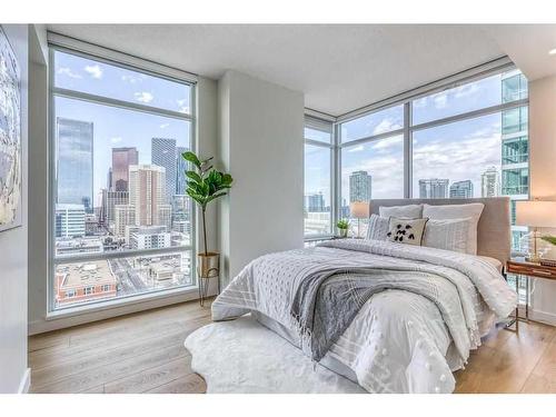 1601-215 13 Avenue, Calgary, AB - Indoor Photo Showing Bedroom