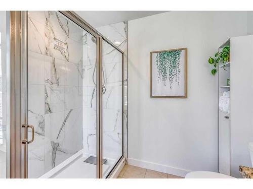 1601-215 13 Avenue, Calgary, AB - Indoor Photo Showing Bathroom