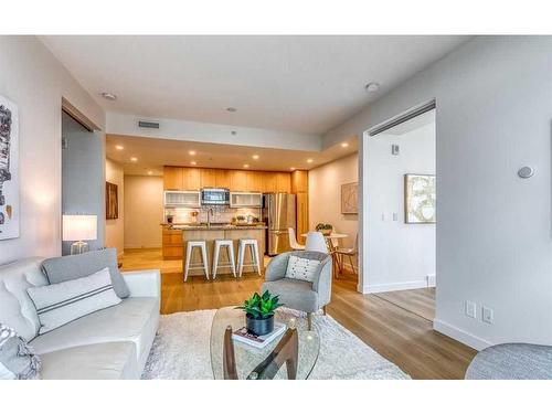 1601-215 13 Avenue, Calgary, AB - Indoor Photo Showing Living Room