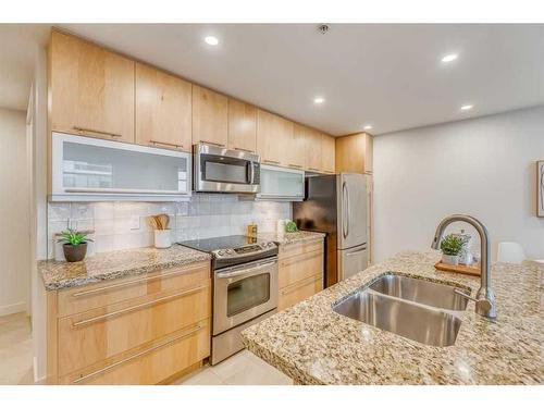 1601-215 13 Avenue, Calgary, AB - Indoor Photo Showing Kitchen With Stainless Steel Kitchen With Double Sink