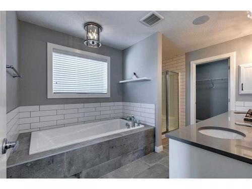 419 Rivercrest Boulevard, Cochrane, AB - Indoor Photo Showing Bathroom