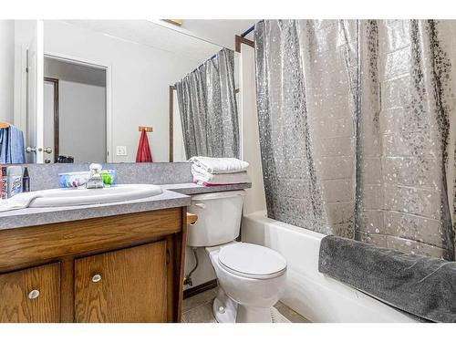 50 Tararidge Drive Ne, Calgary, AB - Indoor Photo Showing Bathroom